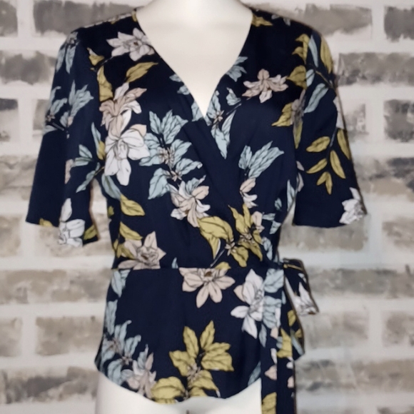 💲Midnight Sky Wrap Top - Picture 2 of 6